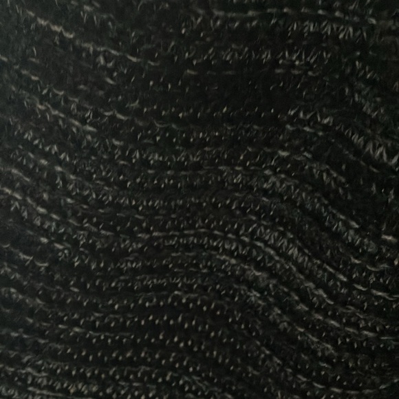 Calvin Klein: Black/White Blend Knit Scarf- one size - Picture 6 of 16